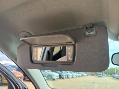 Used 2019 Chevrolet Equinox LT image 32