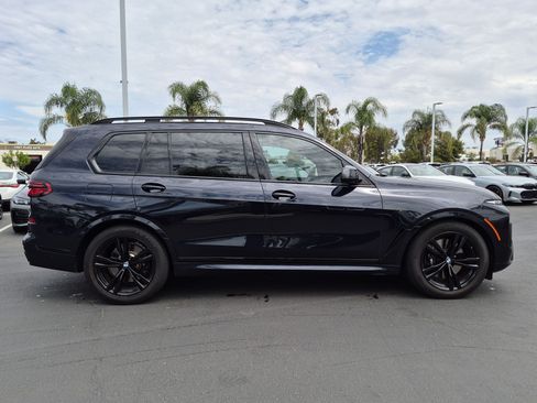 Used 2024 BMW X7 xDrive40i w/ M Sport Package AWD/4WD image 11