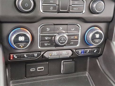 Used 2023 Chevrolet Tahoe High Country image 16