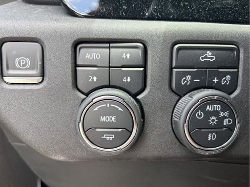 Used 2023 Chevrolet Silverado 1500 RST w/ Z71 Off-Road Package AWD/4WD image 24