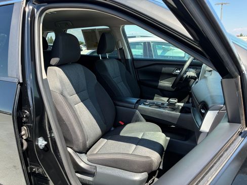Used 2025 Nissan Rogue SV AWD/4WD image 38