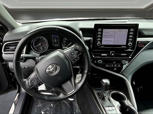 Used 2023 Toyota Camry SE FWD image 8