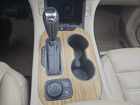Used 2018 GMC Acadia Denali AWD/4WD image 37