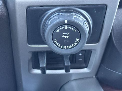 Used 2019 Ford F150 King Ranch w/ Equipment Group 601A Luxury AWD/4WD image 18