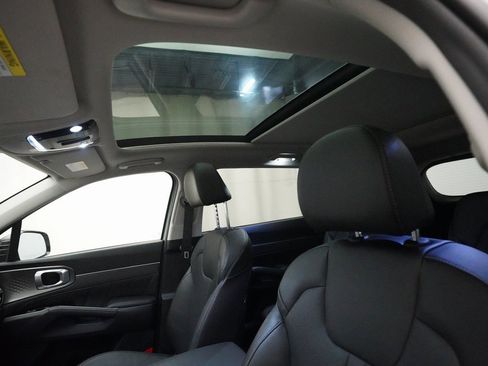 Certified 2023 Kia Sorento SX image 32