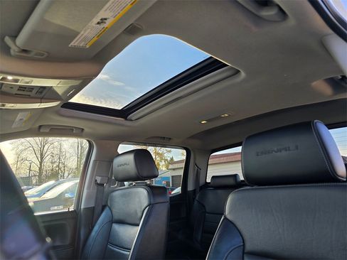 Used 2018 GMC Sierra 1500 Denali w/ Denali Ultimate Package image 18