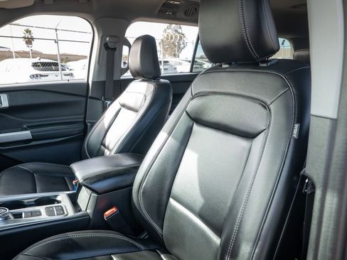 Used 2022 Ford Explorer XLT w/ Equipment Group 202A image 25