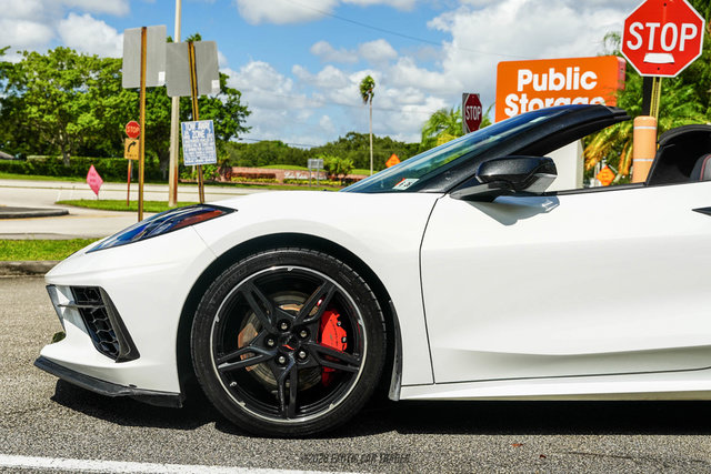 Used 2021 Chevrolet Corvette Stingray Premium Conv w/ Z51 Performance Package RWD image 3