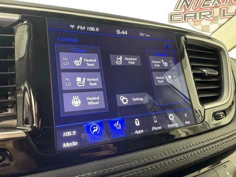 Used 2019 Chrysler Pacifica Limited FWD image 22
