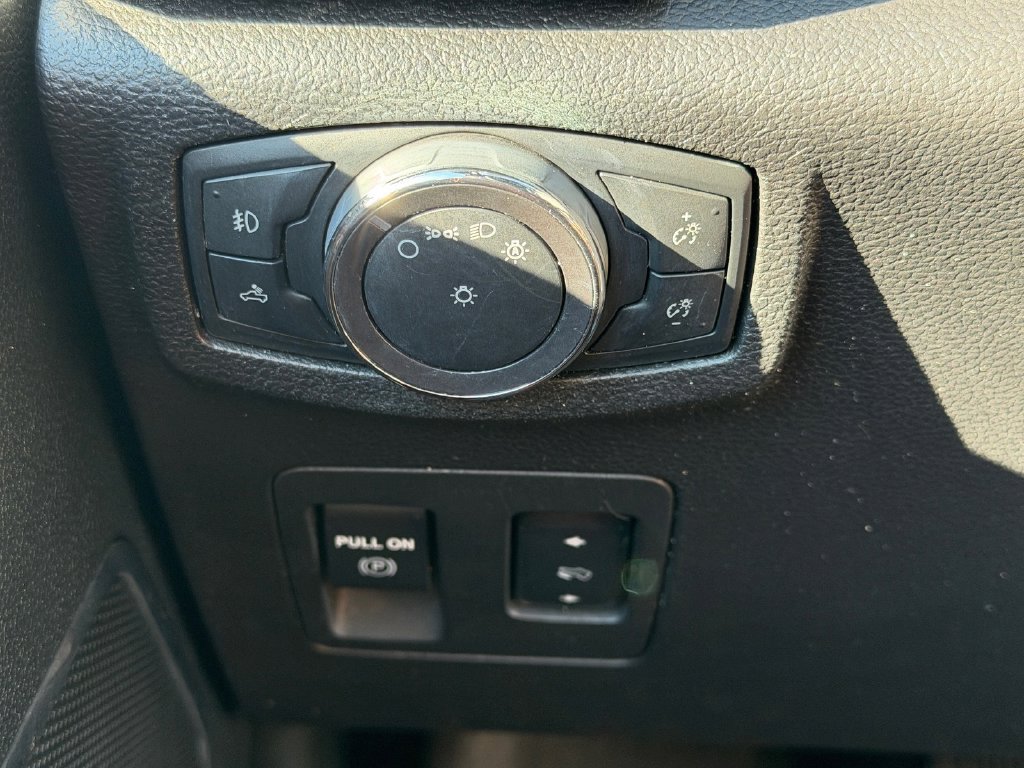 Used 2018 Ford F150 Lariat RWD image 29