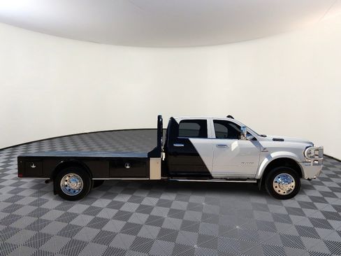 Used 2021 RAM 5500 Tradesman w/ Chrome Appearance Group image 5