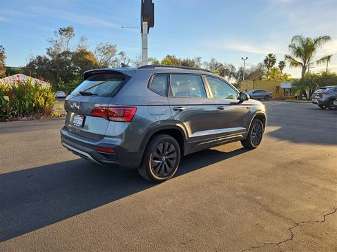 Used 2022 Volkswagen Taos S image 5