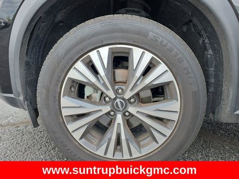 Used 2023 Nissan Rogue SV image 27