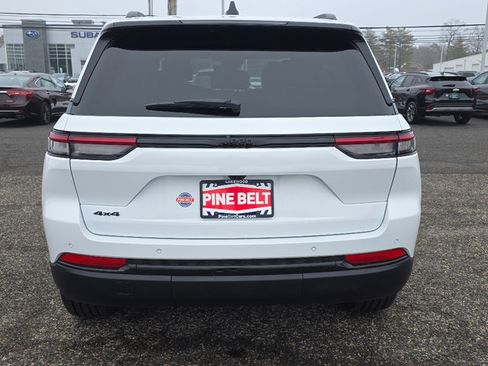 Certified 2025 Jeep Grand Cherokee Altitude image 15