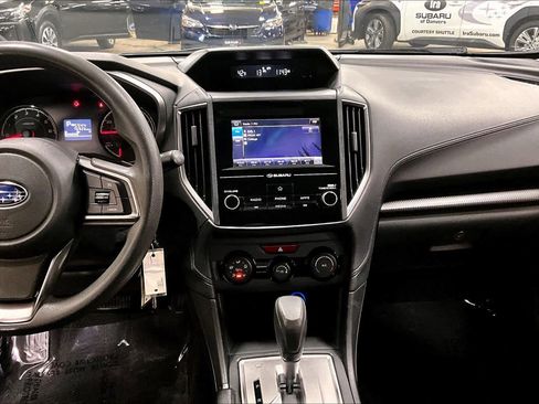 Used 2018 Subaru Impreza 2.0i Premium image 7