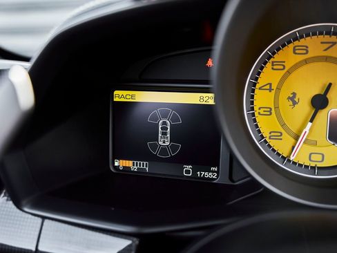 Used 2015 Ferrari 458 Spider RWD image 73