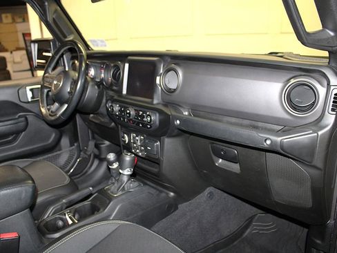 Used 2021 Jeep Gladiator Sport AWD/4WD image 29
