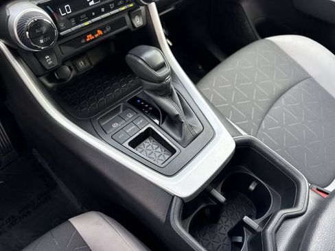 Used 2024 Toyota RAV4 XLE w/ Convenience Package FWD image 21