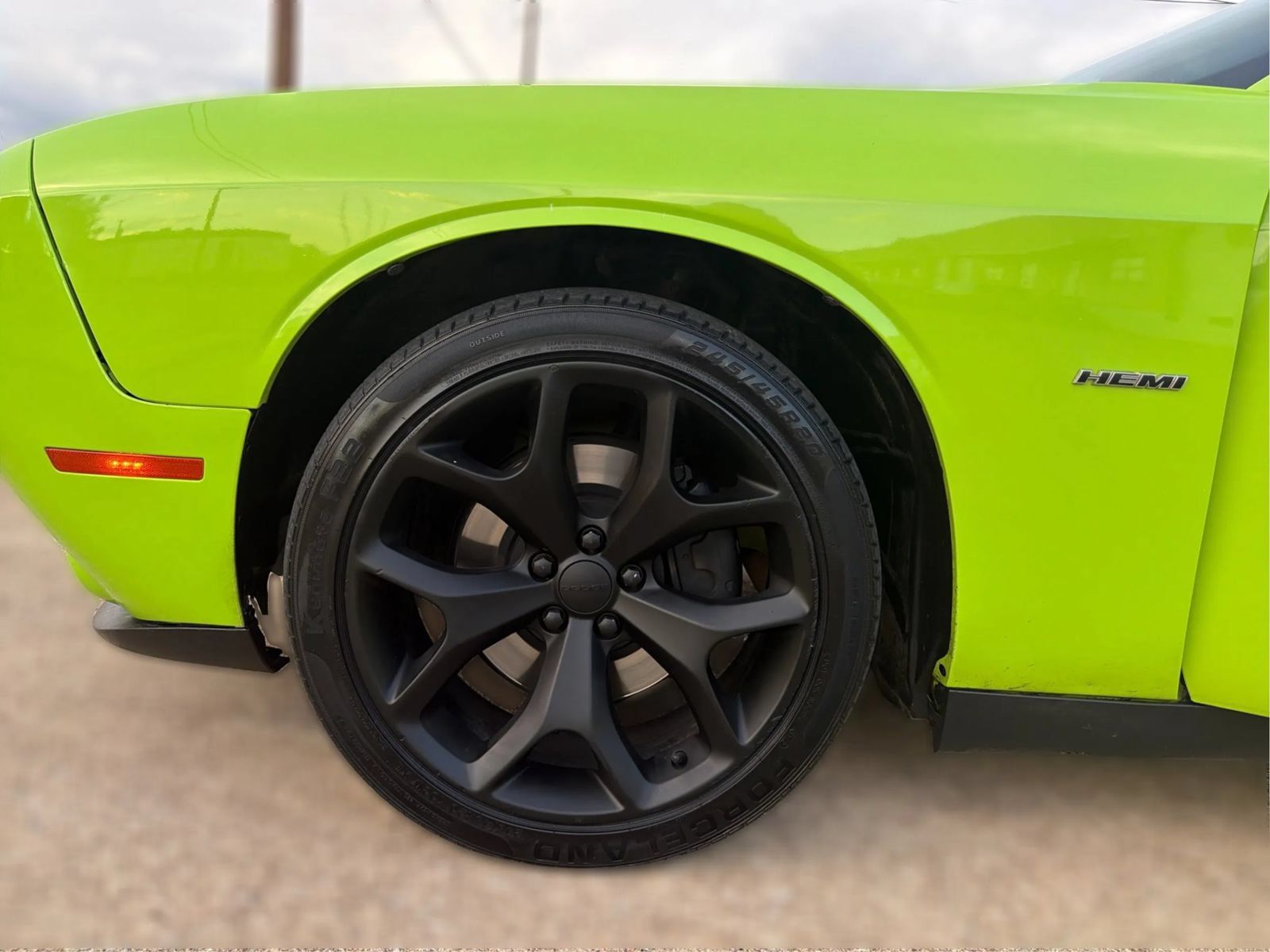 Used 2015 Dodge Challenger R/T Plus RWD image 31