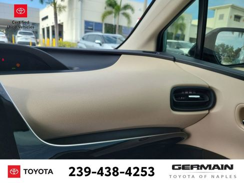 Used 2019 Toyota Prius LE FWD image 34