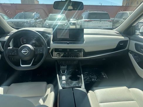 Certified 2024 Nissan Rogue SL w/ SL Premium Package image 18