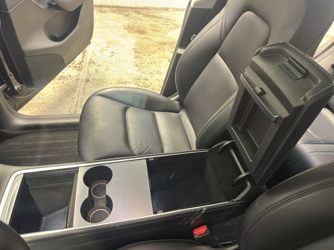 Used 2022 Tesla Model Y Performance image 19