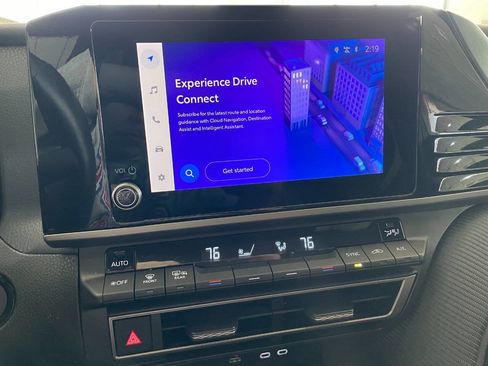 Used 2025 Toyota Camry SE image 30