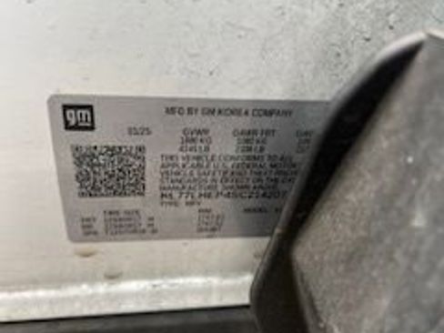 Used 2025 Chevrolet Trax LT image 9