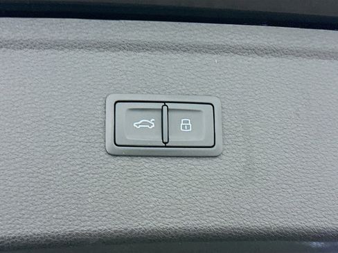 Used 2022 Audi Q5 2.0T Premium w/ Convenience Package image 32