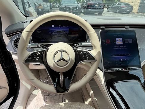 Used 2023 Mercedes-Benz EQS 450+ 4MATIC Sedan image 18