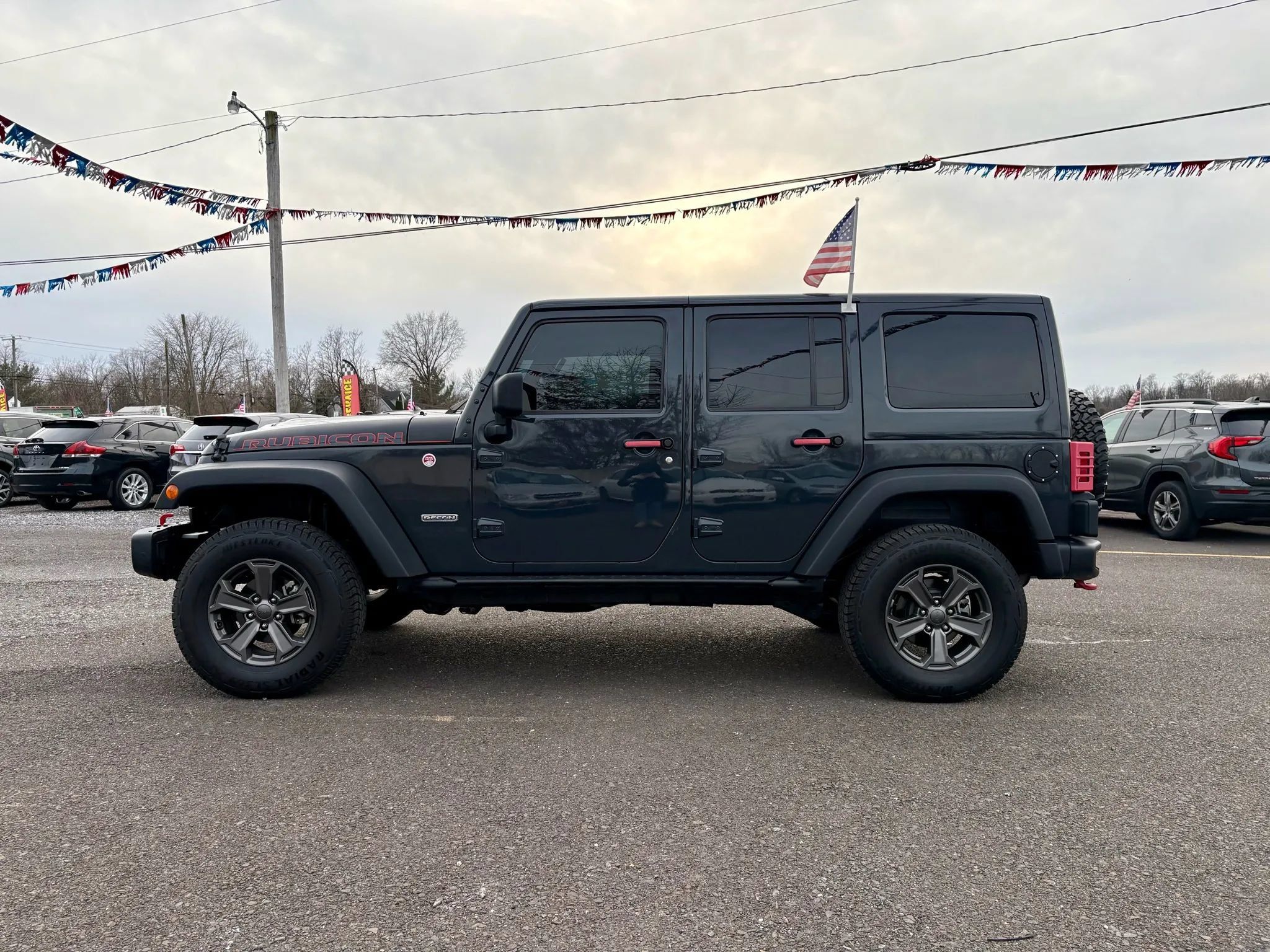 Used 2017 Jeep Wrangler Unlimited Rubicon AWD/4WD image 2