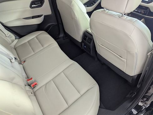 Used 2023 Nissan Rogue SL w/ SL Premium Package image 31