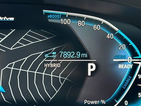 Certified 2023 BMW 530e w/ Premium Package image 35