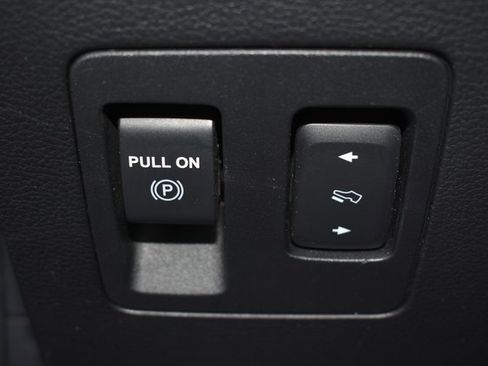 Used 2021 Ford Expedition Limited image 19