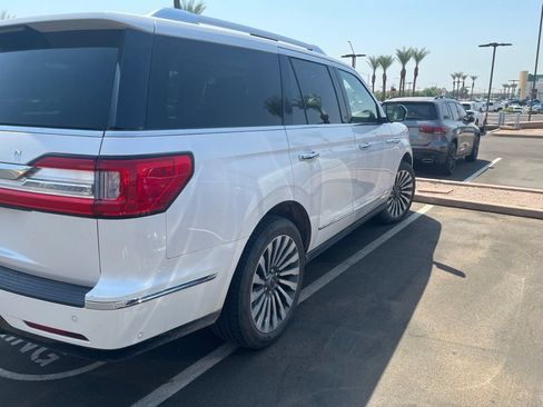 Used 2019 Lincoln Navigator Reserve AWD/4WD image 4