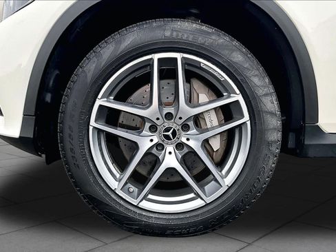 Used 2017 Mercedes-Benz GLC 300 4MATIC image 11