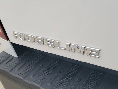 Certified 2023 Honda Ridgeline Sport image 8