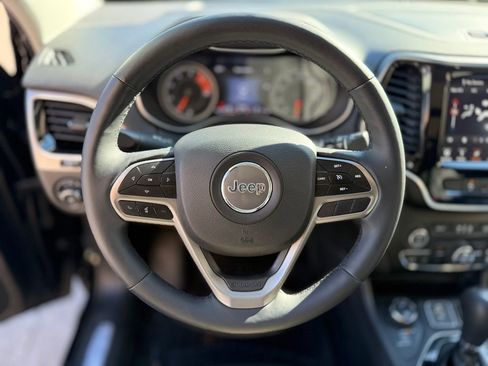 Used 2019 Jeep Cherokee Limited image 6