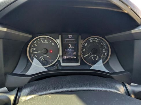 Used 2019 Toyota Tacoma SR5 AWD/4WD image 15