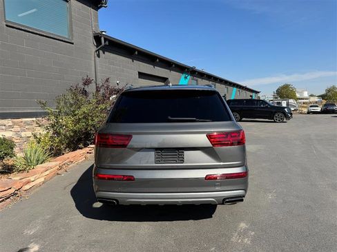 Used 2017 Audi Q7 3.0T Premium Plus image 4