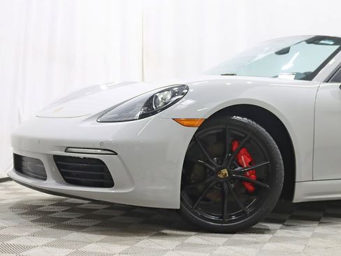 Used 2018 Porsche 718 Boxster S image 4