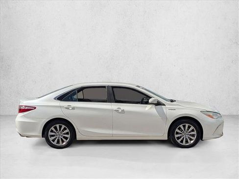Used 2015 Toyota Camry XLE image 4