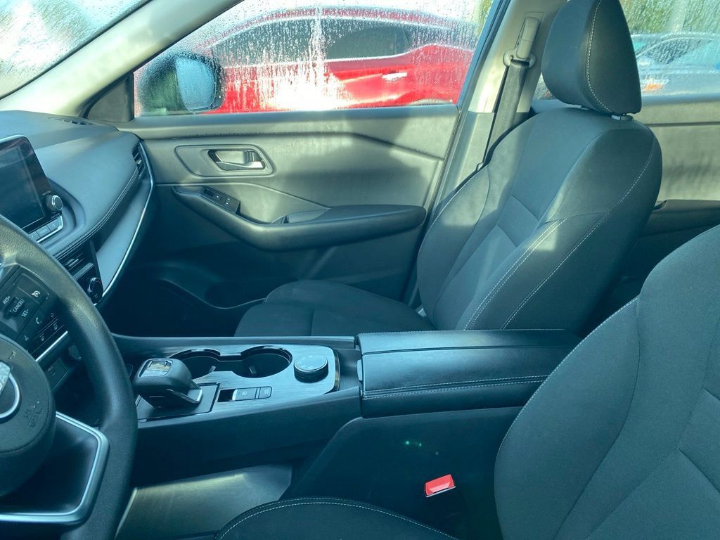Used 2024 Nissan Rogue S AWD/4WD image 14