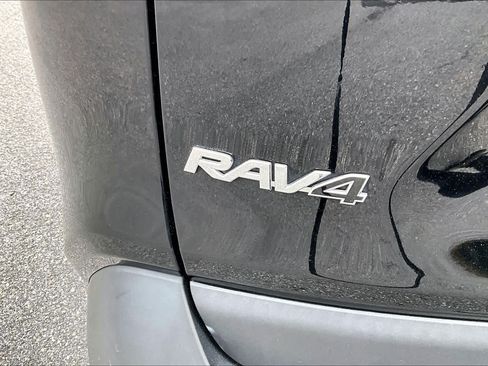 Used 2025 Toyota RAV4 LE AWD/4WD image 30