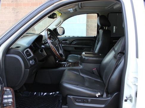 Used 2014 GMC Yukon XL Denali AWD/4WD image 10