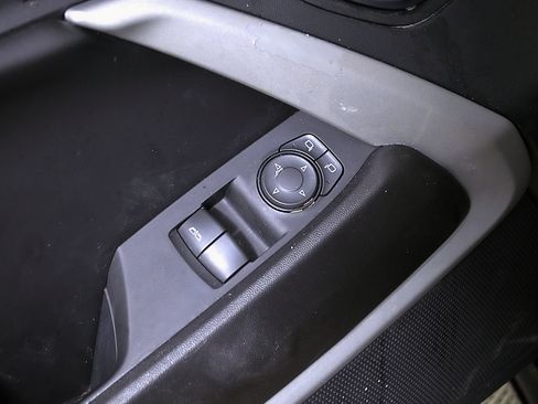 Used 2018 Chevrolet Camaro LT RWD image 15