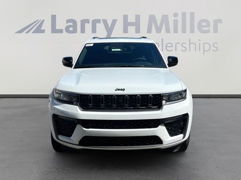 New 2026 Jeep Grand Cherokee L Limited AWD/4WD image 8