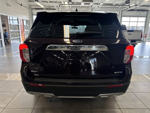 Used 2023 Ford Explorer XLT w/ Equipment Group 202A image 11
