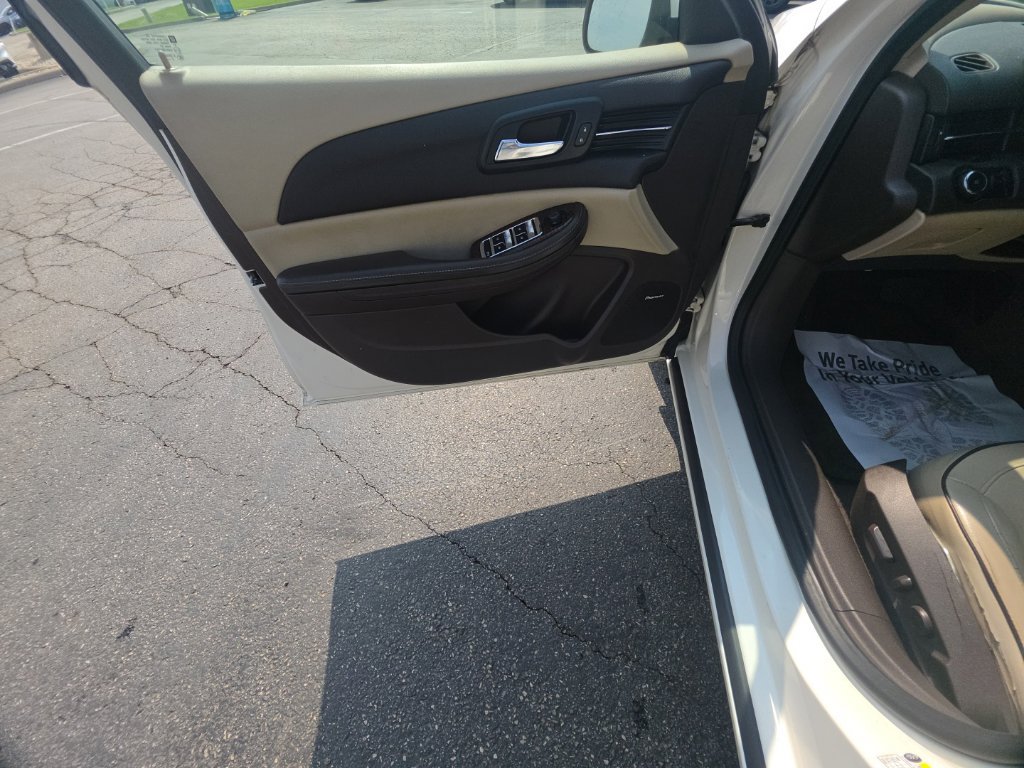 Used 2013 Chevrolet Malibu LT FWD image 12