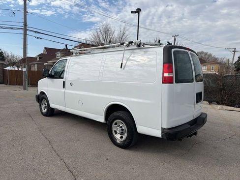 Used 2015 Chevrolet Express 2500 image 3